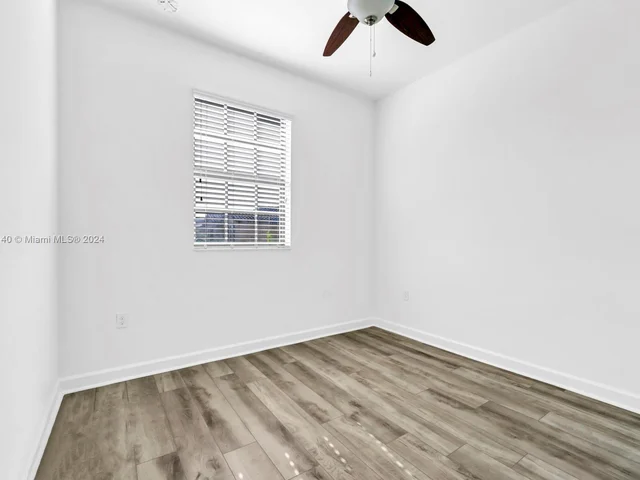 300 SE 37th Ter, Homestead FL 33033