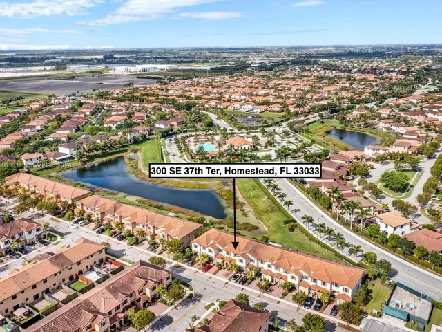 300 SE 37th Ter, Homestead FL 33033