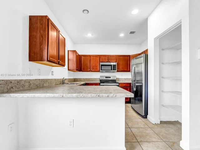 300 SE 37th Ter, Homestead FL 33033