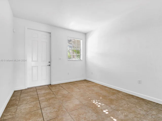 300 SE 37th Ter, Homestead FL 33033