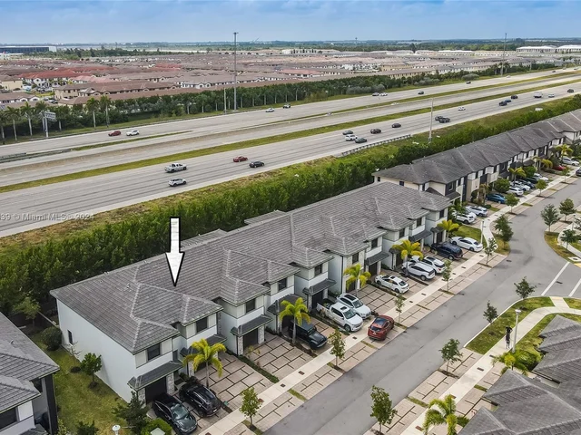 15848 NW 91st Ct, Miami Lakes FL 33018