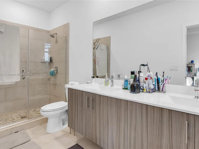 15848 NW 91st Ct, Miami Lakes FL 33018