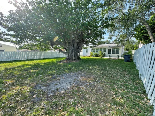 1427 Adams St, Hollywood FL 33020