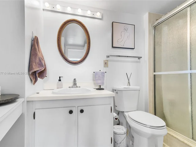 20301 W Country Club Dr # 28, Aventura FL 33180