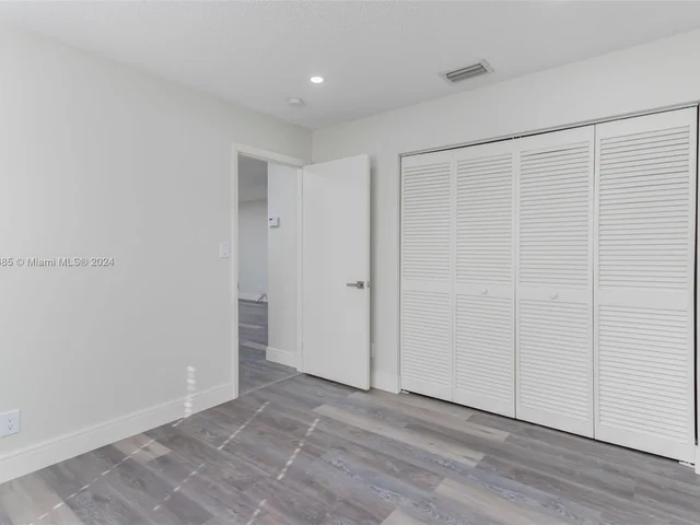 10791 N Saratoga Dr, Cooper City FL 33026