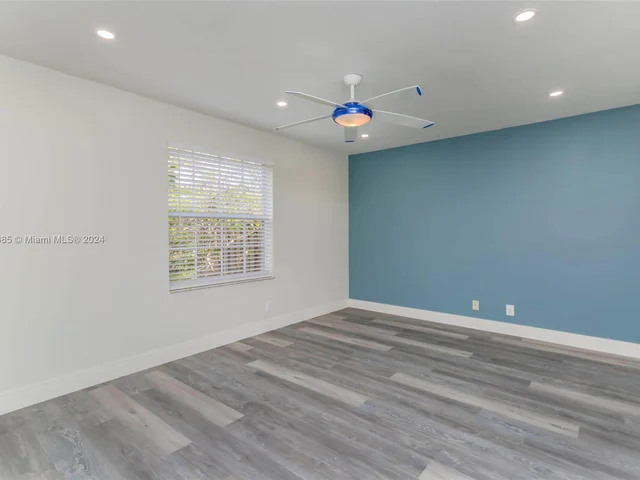 10791 N Saratoga Dr, Cooper City FL 33026