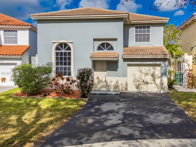 10791 N Saratoga Dr, Cooper City FL 33026