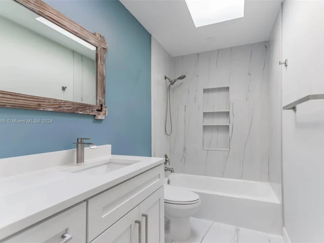 10791 N Saratoga Dr, Cooper City FL 33026