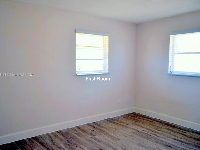 5700 SW 38th St, Davie FL 33314