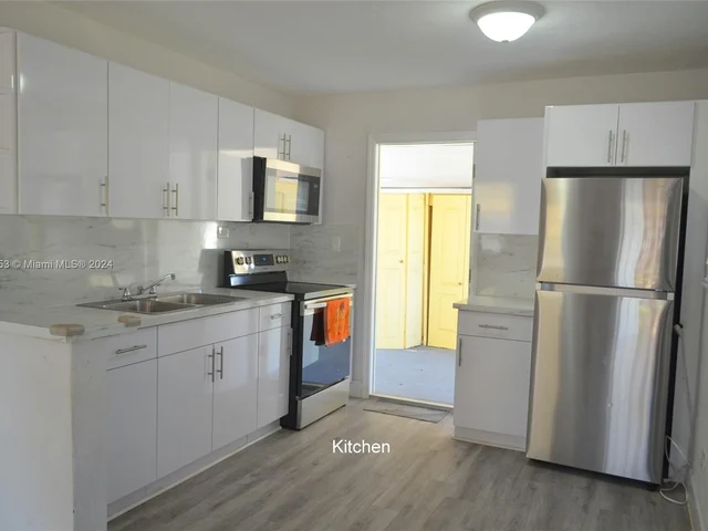 5700 SW 38th St, Davie FL 33314