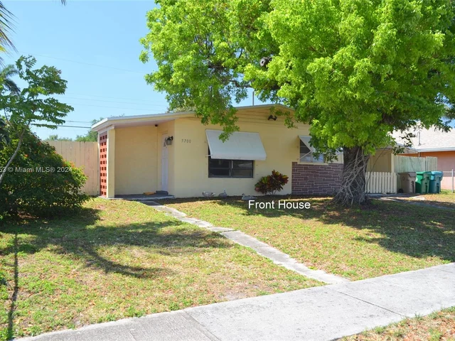 5700 SW 38th St, Davie FL 33314
