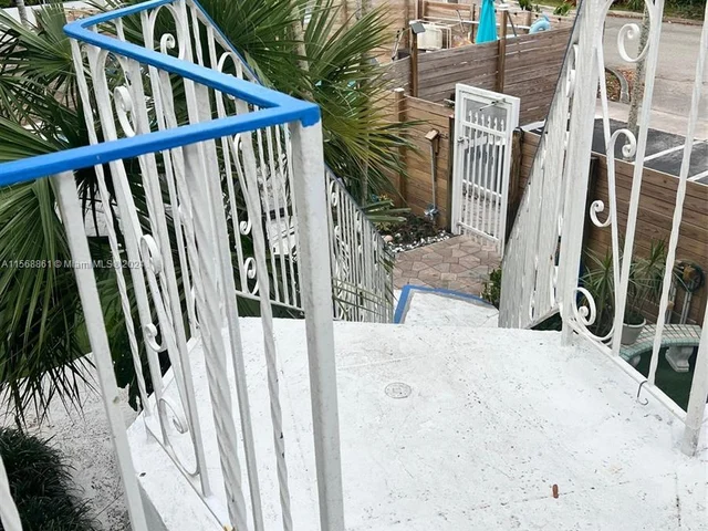 225 SE 16th Ave # 4, Fort Lauderdale FL 33301