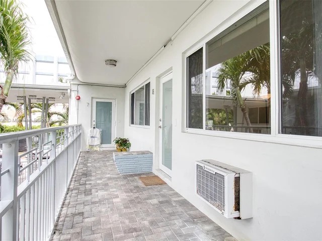 320 86th St # 8, Miami Beach FL 33141