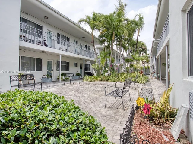 320 86th St # 8, Miami Beach FL 33141