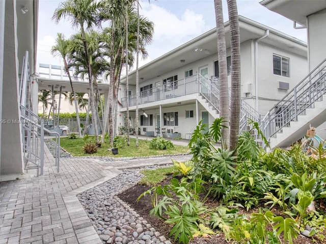 320 86th St # 8, Miami Beach FL 33141