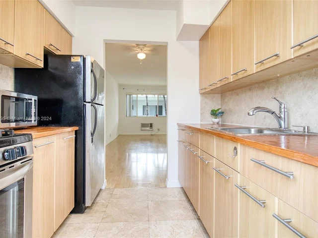 320 86th St # 8, Miami Beach FL 33141