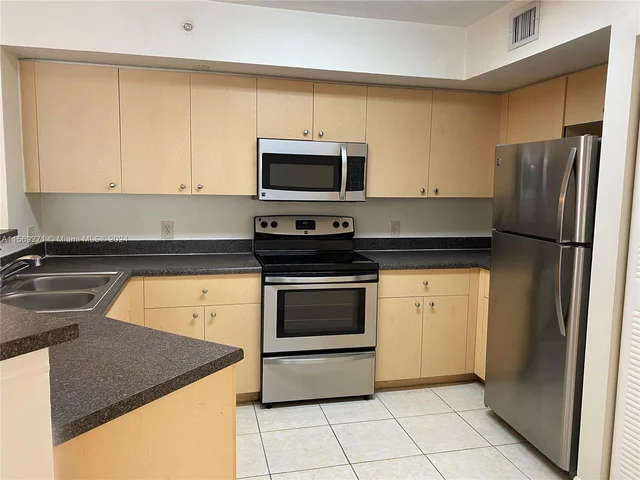 4151 San Marino # 207, West Palm Beach FL 33409