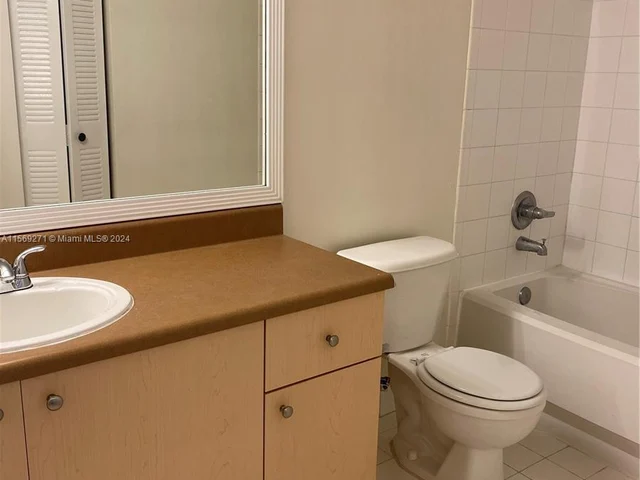 4151 San Marino # 207, West Palm Beach FL 33409