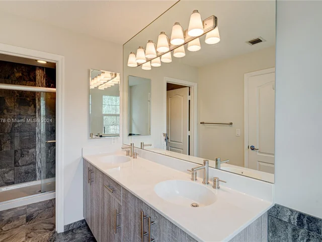 5919 Monterra Club Dr, Lake Worth FL 33463