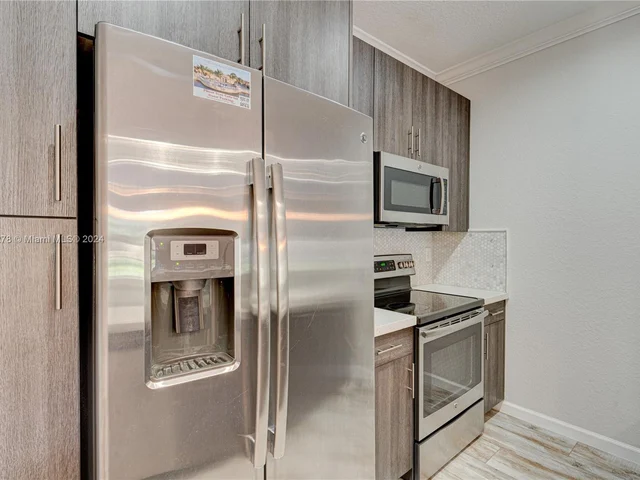 5919 Monterra Club Dr, Lake Worth FL 33463