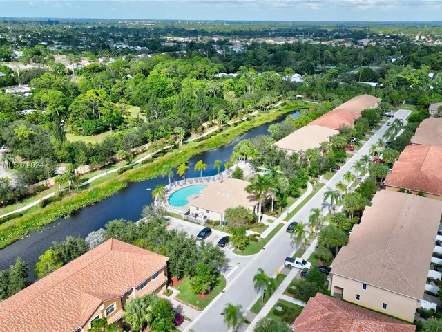 5919 Monterra Club Dr, Lake Worth FL 33463