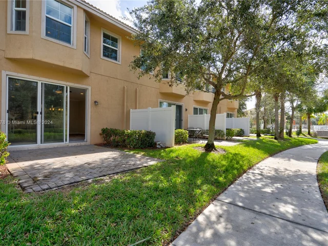5919 Monterra Club Dr, Lake Worth FL 33463