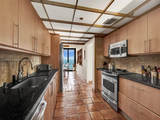 11113 Biscayne Blvd # 657, Miami FL 33181