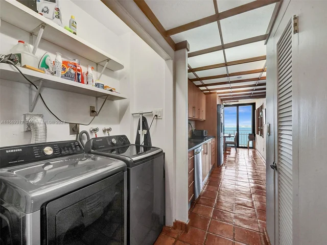 11113 Biscayne Blvd # 657, Miami FL 33181