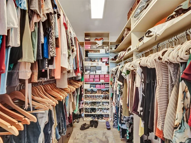 11113 Biscayne Blvd # 657, Miami FL 33181