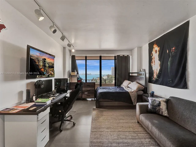 11113 Biscayne Blvd # 657, Miami FL 33181