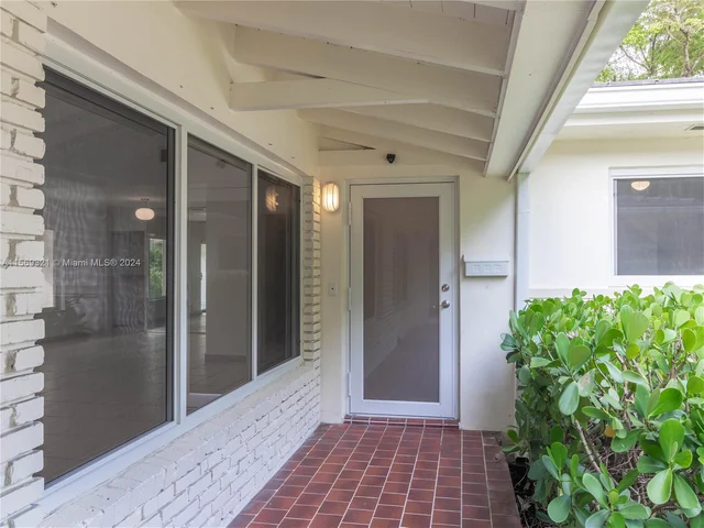 5400 Orduna Dr # 5400, Coral Gables FL 33146