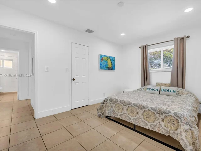 326 SW 14th St # 3, Dania Beach FL 33004