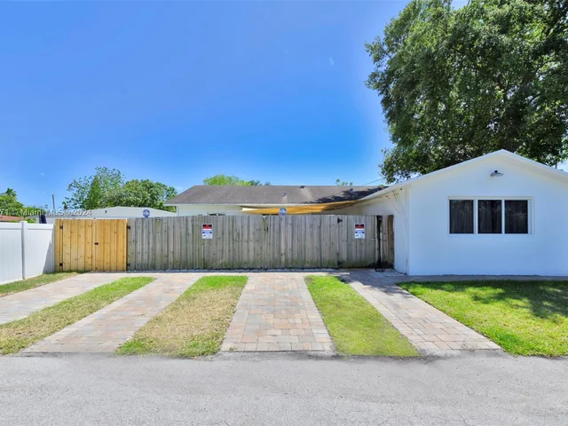 326 SW 14th St # 3, Dania Beach FL 33004