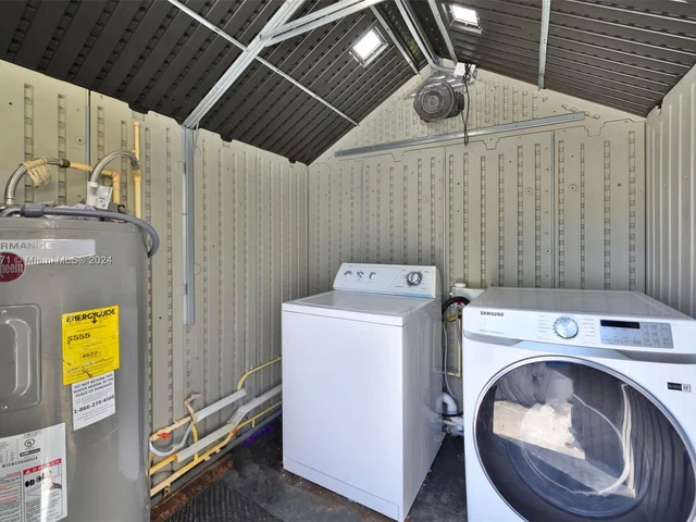 326 SW 14th St # 3, Dania Beach FL 33004