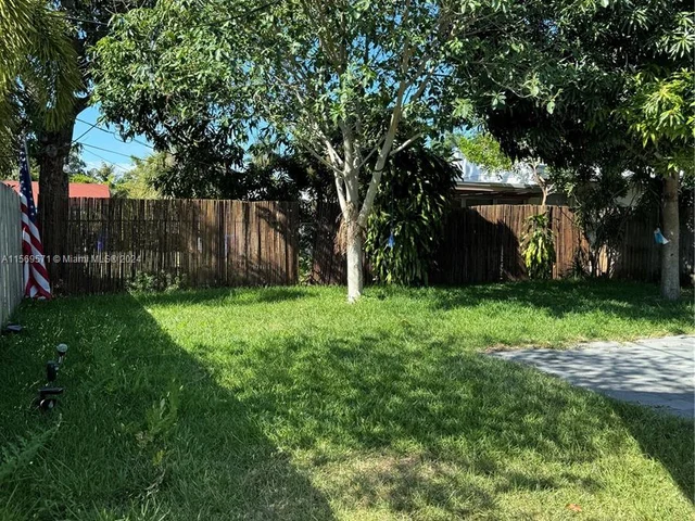 1631 Johnson St, Hollywood FL 33020