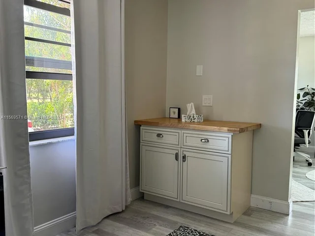 1631 Johnson St, Hollywood FL 33020