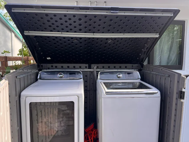 1631 Johnson St, Hollywood FL 33020