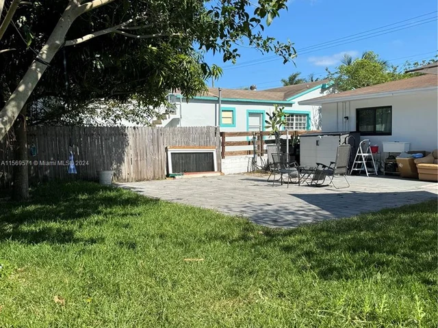 1631 Johnson St, Hollywood FL 33020