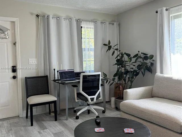 1631 Johnson St, Hollywood FL 33020