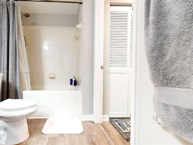 1900 Van Buren St # 110B, Hollywood FL 33020