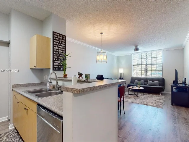 1900 Van Buren St # 110B, Hollywood FL 33020