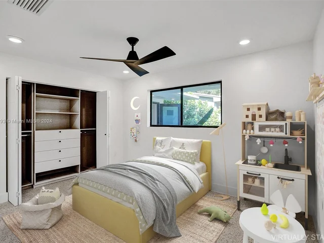 2480 NE 182nd Ter, North Miami Beach FL 33160