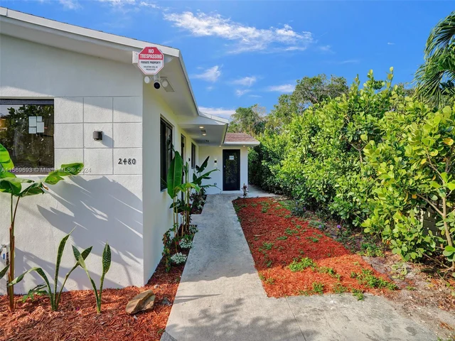 2480 NE 182nd Ter, North Miami Beach FL 33160