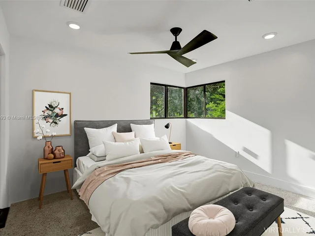 2480 NE 182nd Ter, North Miami Beach FL 33160