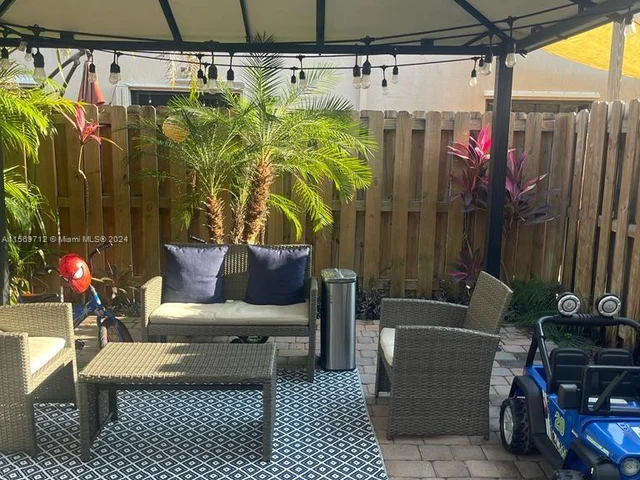 15058 SW 115th Ter, Miami FL 33196