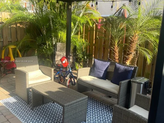 15058 SW 115th Ter, Miami FL 33196