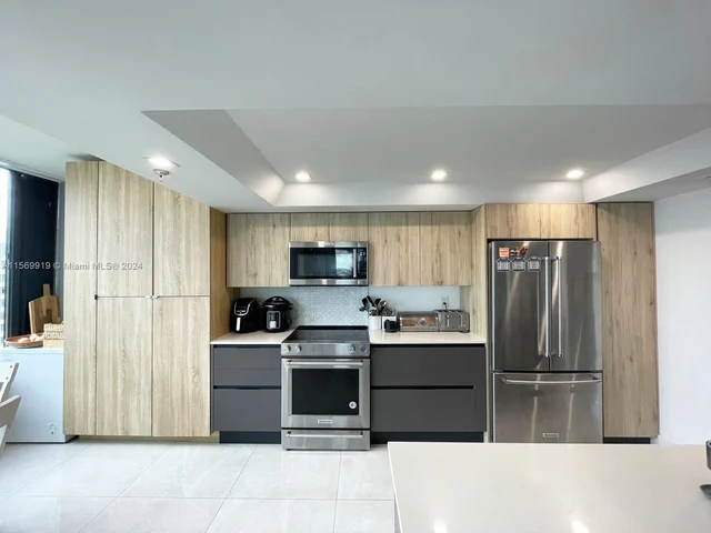 520 Brickell Key Dr # A1521, Miami FL 33131