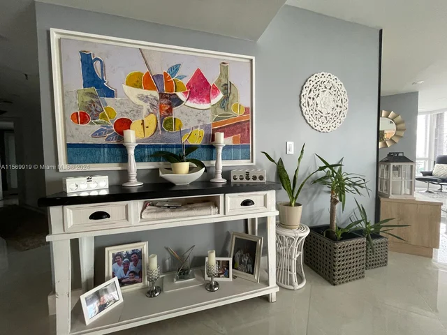 520 Brickell Key Dr # A1521, Miami FL 33131