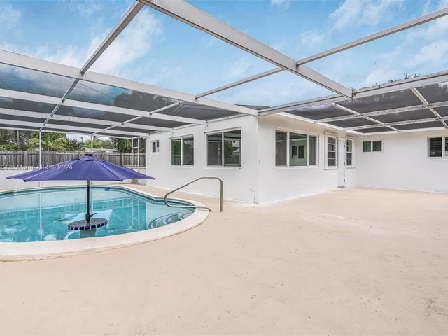 1116 N 31st Ave, Hollywood FL 33021