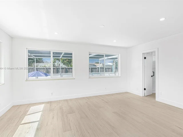 1116 N 31st Ave, Hollywood FL 33021